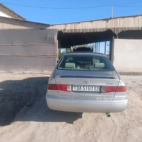 Toyota Camry 2000