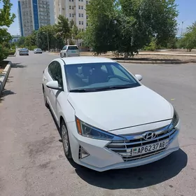 Hyundai Elantra 2019