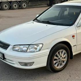 Toyota Camry 2000