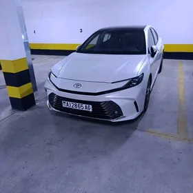 Toyota Camry 2024