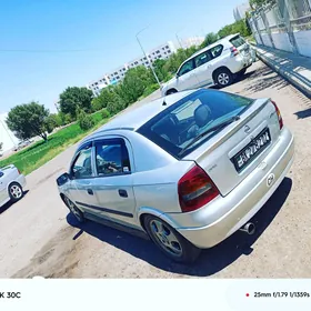 Opel Astra 2000