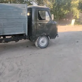 UAZ 452 1990