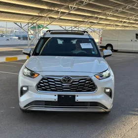 Toyota Highlander 2021
