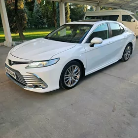 Toyota Camry 2021