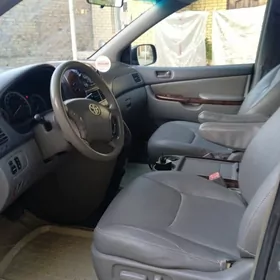 Toyota Sienna 2005