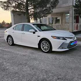 Toyota Camry 2018