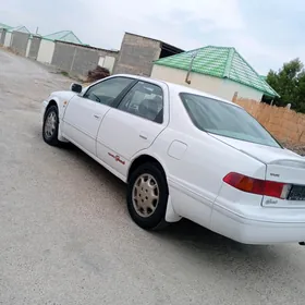 Toyota Camry 2001