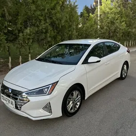 Hyundai Elantra 2020