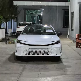 Toyota Camry 2025