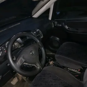 Opel Zafira 2001