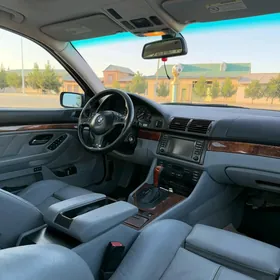 BMW E39 2003