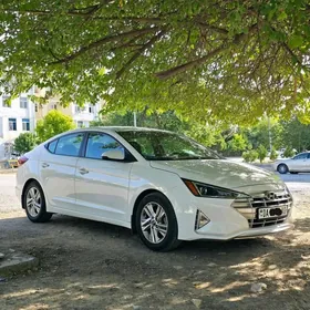 Hyundai Elantra 2020