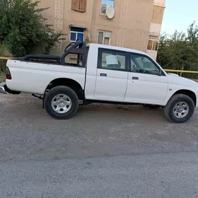 Mitsubishi L200 2006