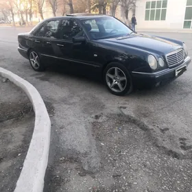 Mercedes-Benz E320 1996