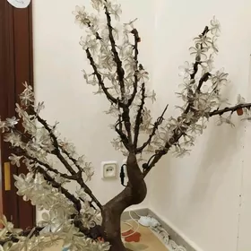 Декоровое дерево и Бра новый.