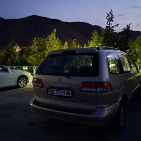 Toyota Sienna 2002
