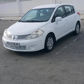 Nissan Versa 2011