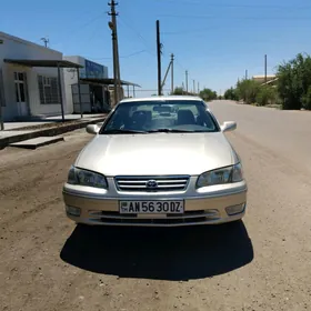Toyota Camry 2001