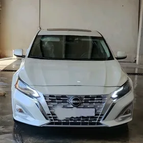 Nissan Altima 2020
