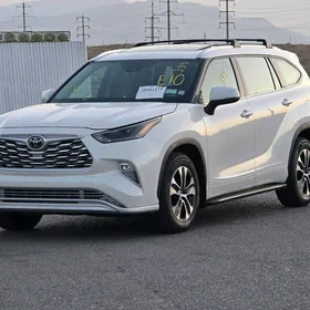 Toyota Highlander 2021