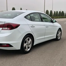 Hyundai Elantra 2019