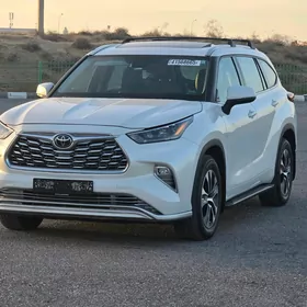 Toyota Highlander 2021