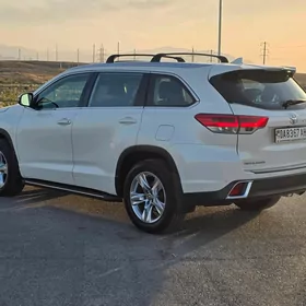 Toyota Highlander 2017