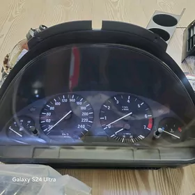 E39 Pribor panel