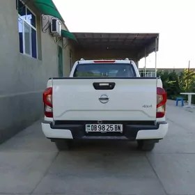 Nissan Navara 2024
