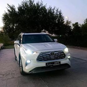 Toyota Highlander 2021