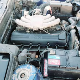 BMW 525 1988
