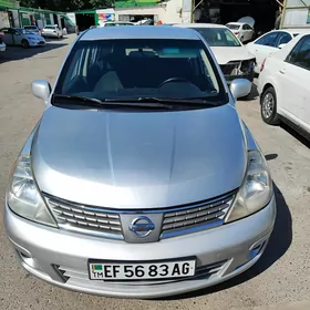Nissan Versa 2012