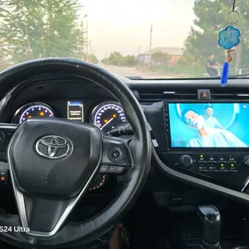 Toyota Camry 2018