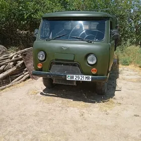 UAZ 452 1988