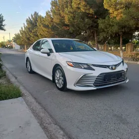 Toyota Camry 2021