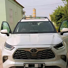 Toyota Highlander 2022