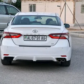 Toyota Camry 2021