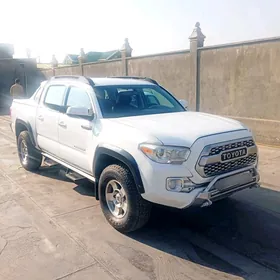 Toyota Tacoma 2017