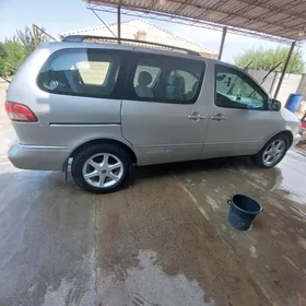 Toyota Sienna 2002