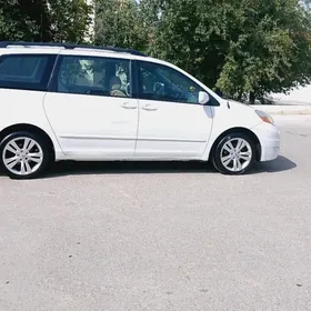 Toyota Sienna 2008