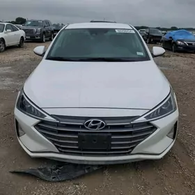 Hyundai Elantra 2020