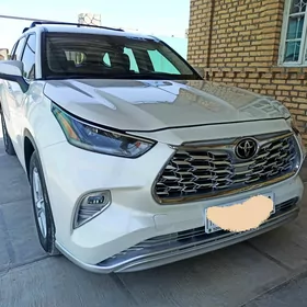 Toyota Highlander 2021