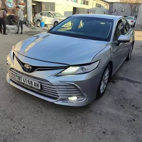 Toyota Camry 2018