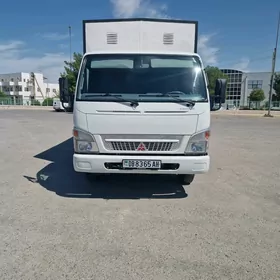 Mitsubishi Canter 2011