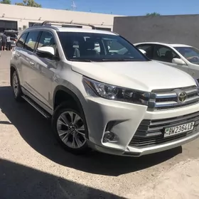 Toyota Highlander 2019