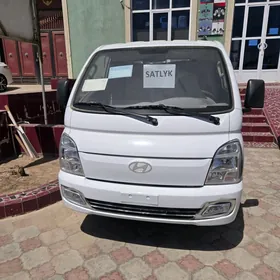 Hyundai H100 2025