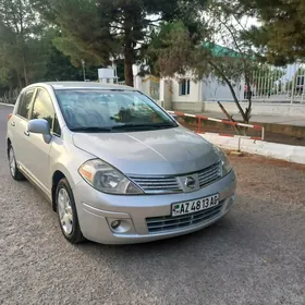 Nissan Versa 2011