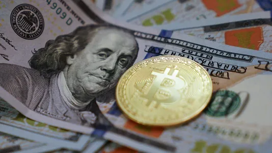 Bitkoiniň bahasy ilkinji gezek 118 müň dollardan geçdi