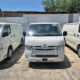 Toyota Hiace 2025