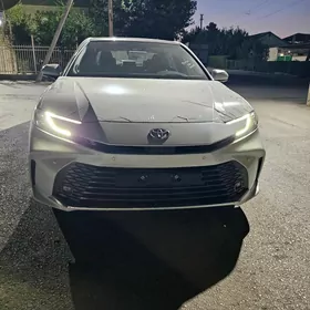Toyota Camry 2025